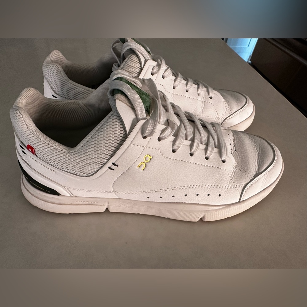 On Running women's THE ROGER Centre Court Shoes in White and Sage